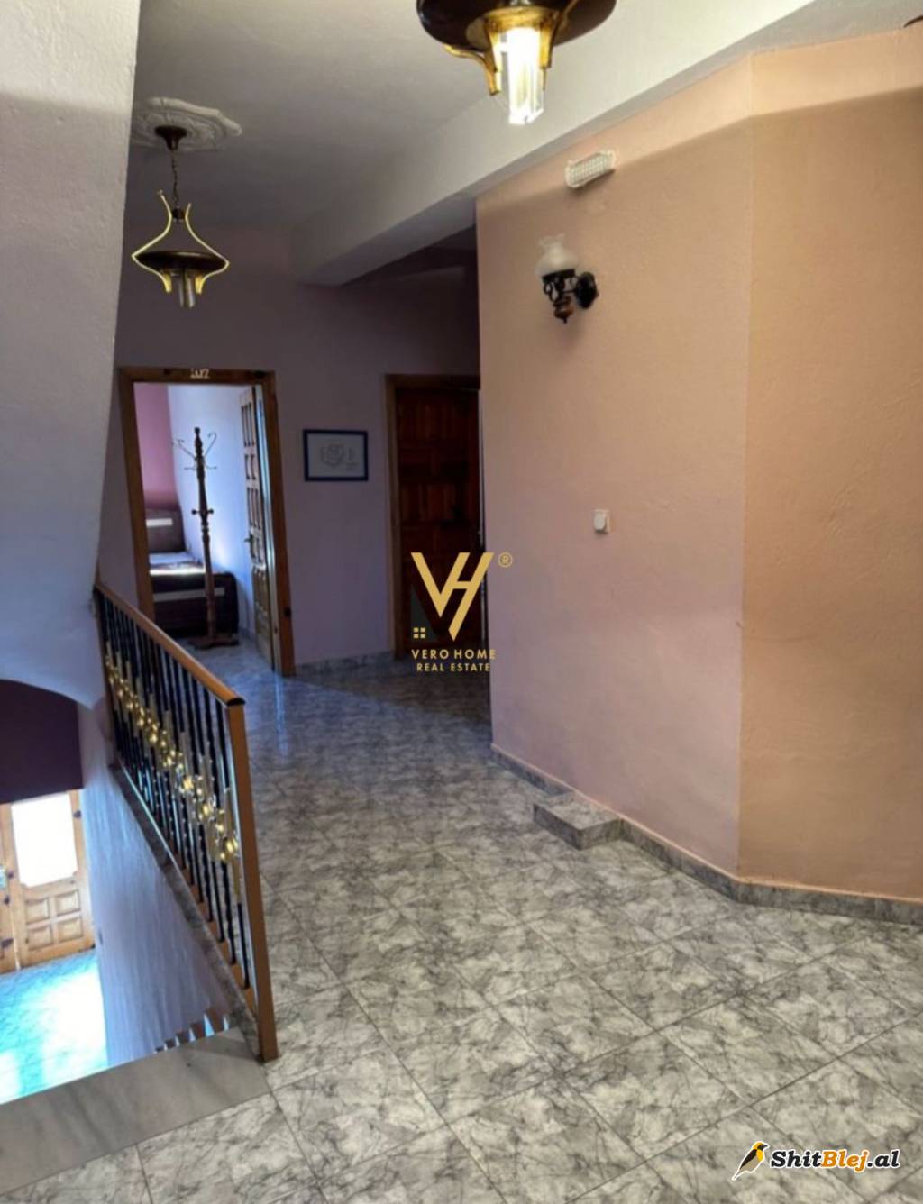  HOTEL BAR RESTORANT NE KORÇE 400.000 EU