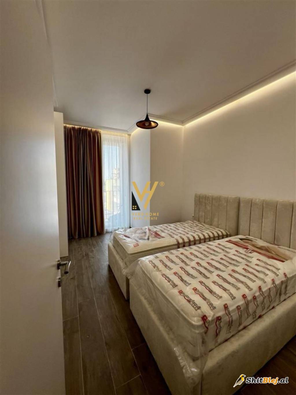 2+1+BLK ME QERA TE PAZARI I RI 1.000 EUR