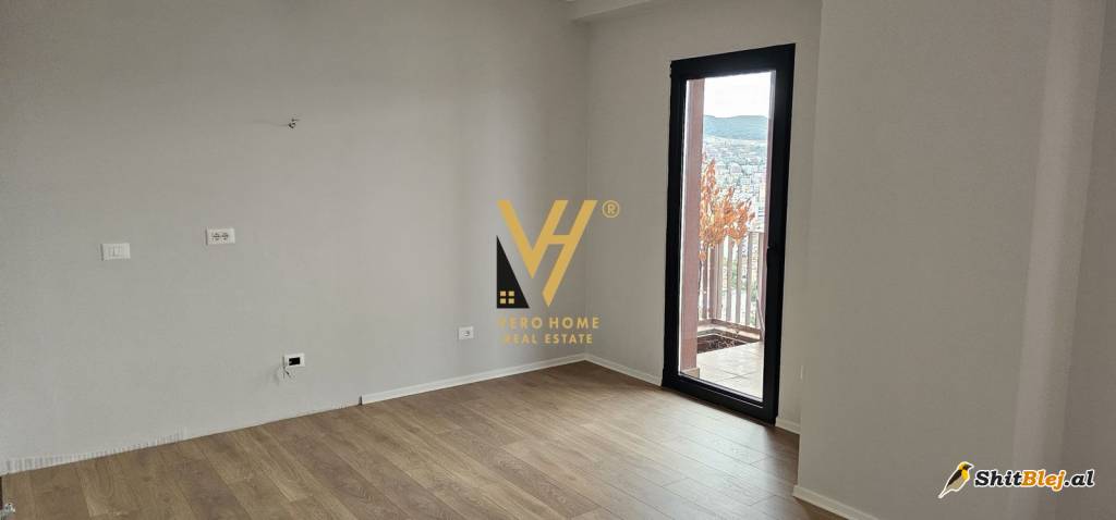 ZYRE 160 M2 GARDEN BUILDING 2.000 EURO