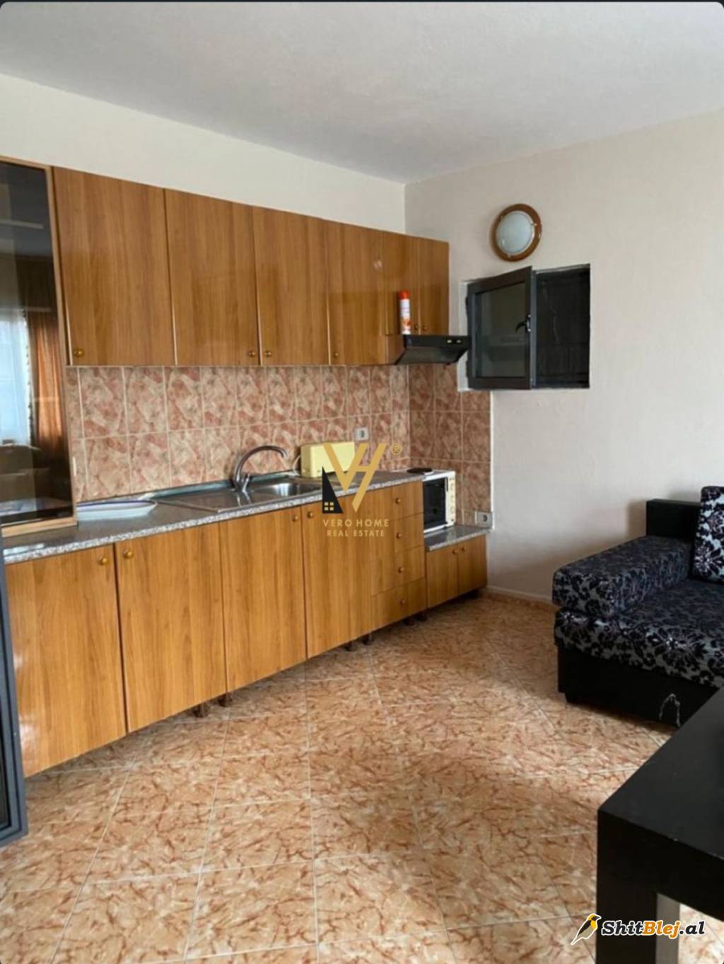 GARSONIERE  TEK KRISTAL CENTER 400 EURO