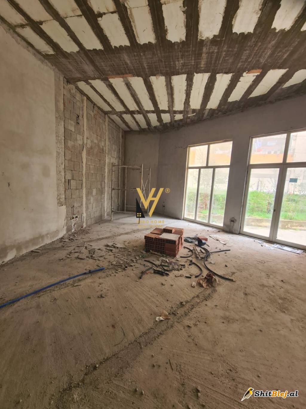 AMBIENT TE LIQENI I THATE 198.000 EURO