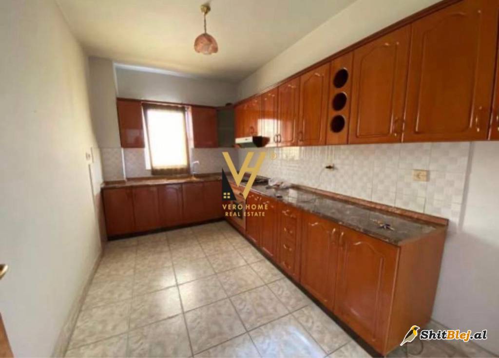2+1+BLK TE KOMUNA E PARISIT 450 EURO