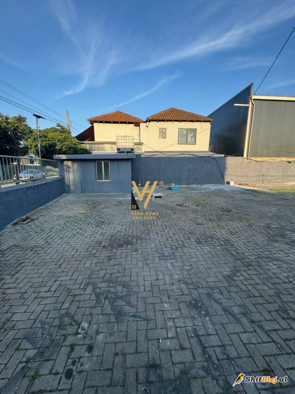 KAPANON 160 M2 NE YRSHEK 1.300 EURO