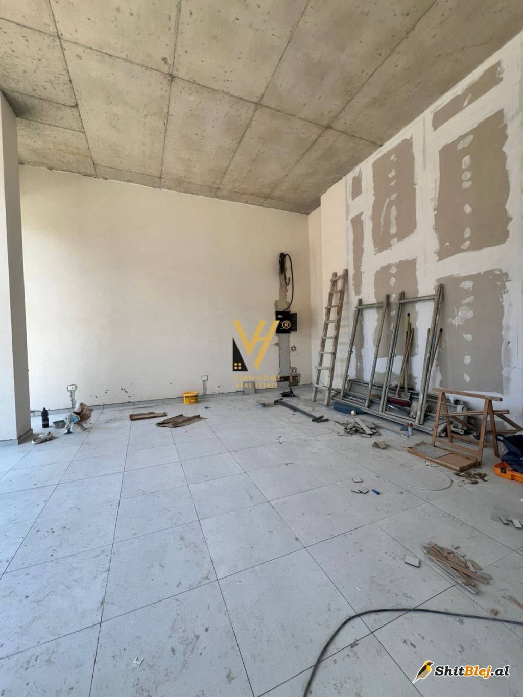 DYQAN 175M2 TE KOMUNA PARISIT 875.000EUR