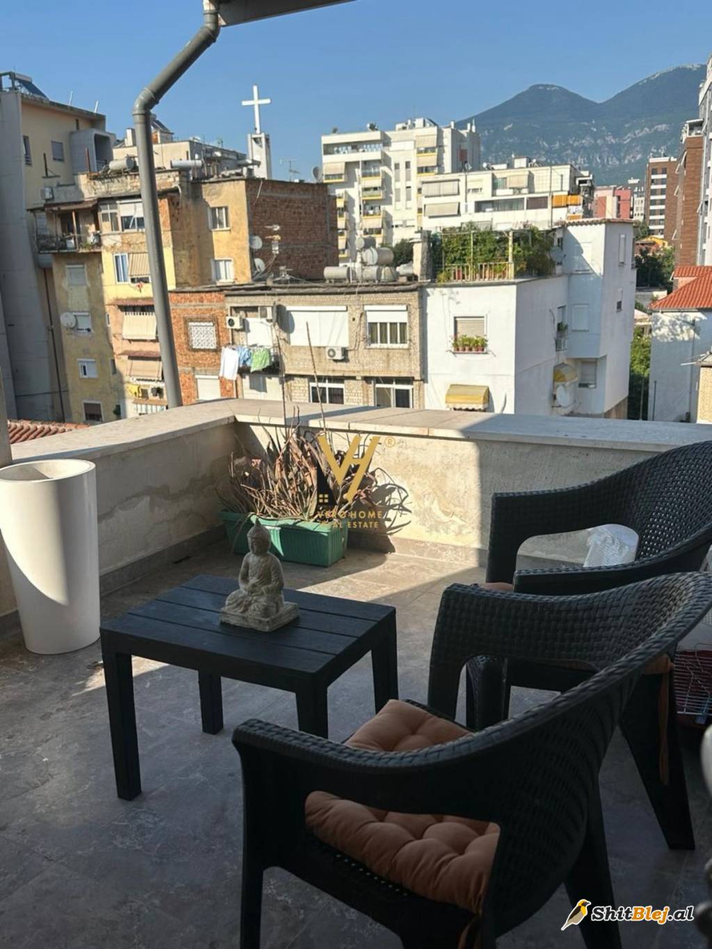 1+1+BLK ME QERA TE PAZARI I RI 650 EURO