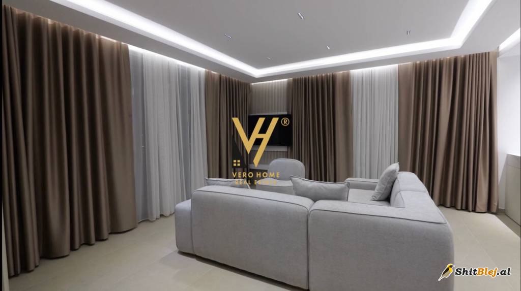 PENTHOUSE 365 M2 NE SARANDE 700.000EURO