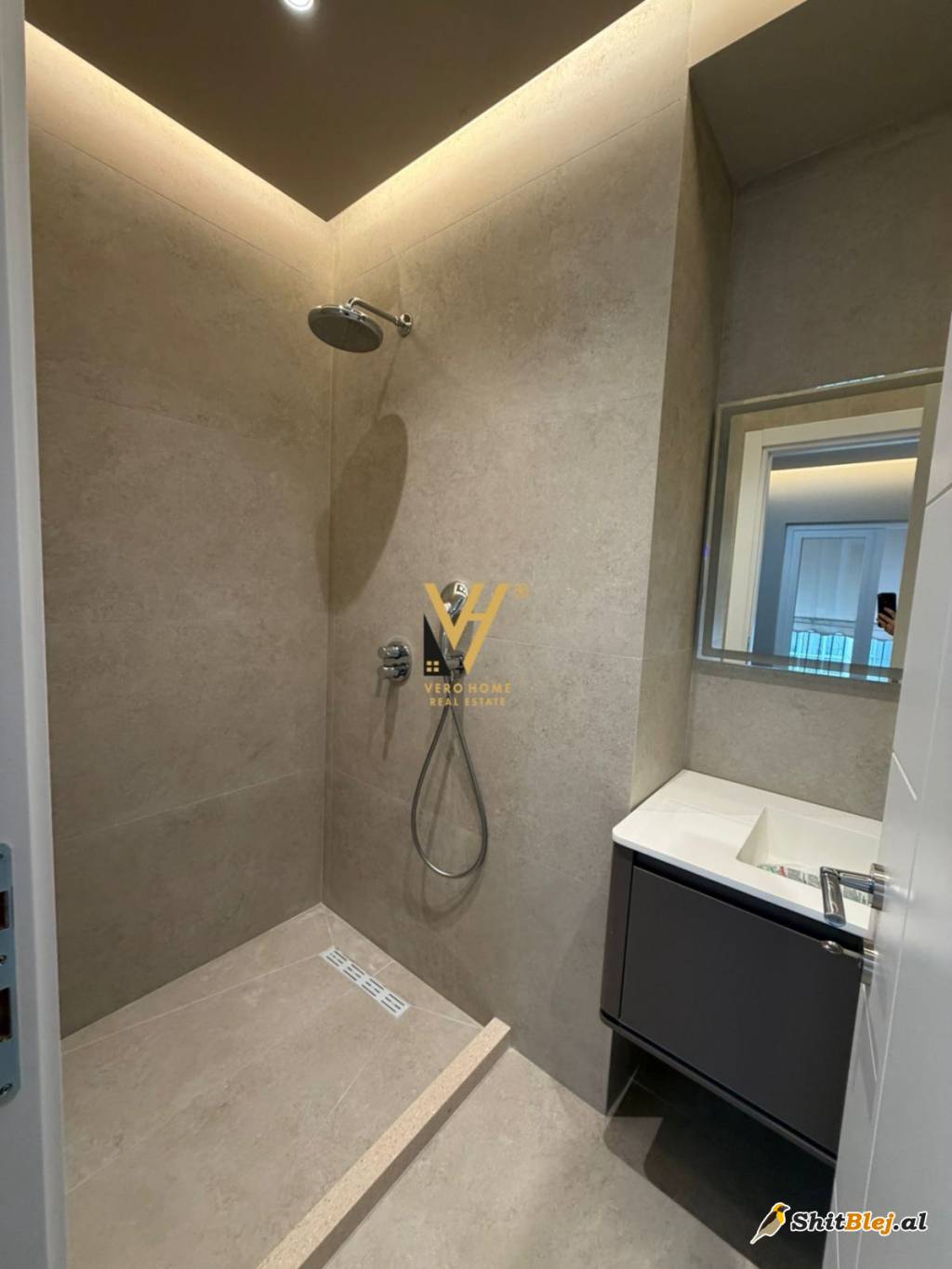 2+1+2 TE KOMUNA PARISIT 275.000 EURO