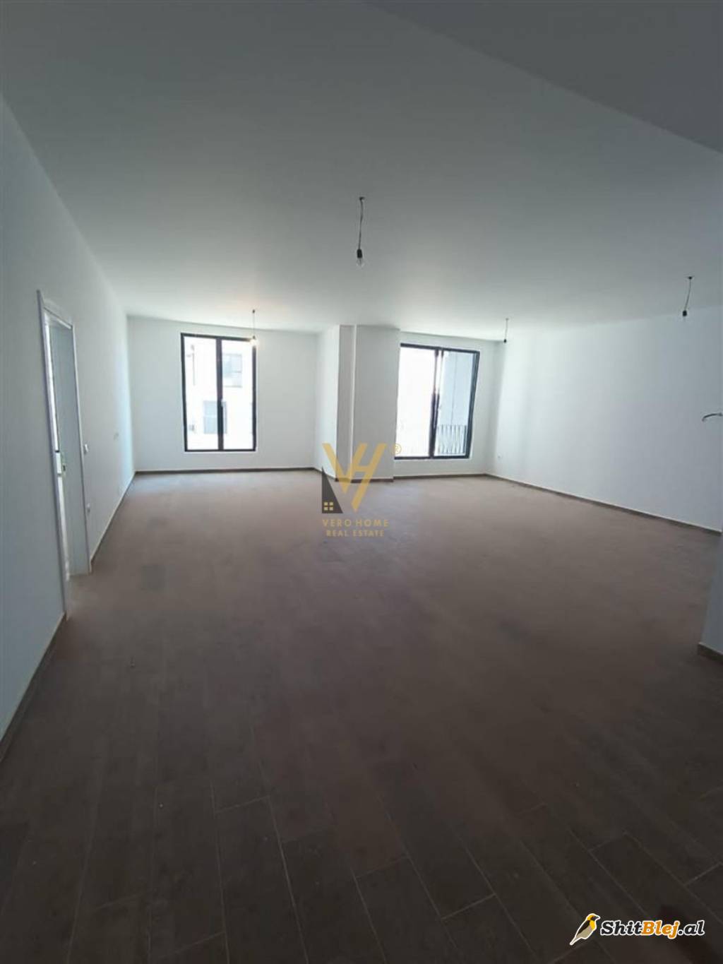 AMBIENT BIZNESI TE KOM. ZIRKON 1000 EURO