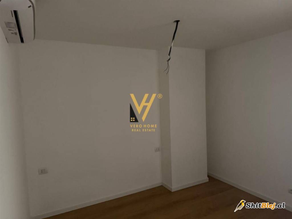 ZYRE 74 M2 ME QERA TE TREGU ÇAM 750 EURO