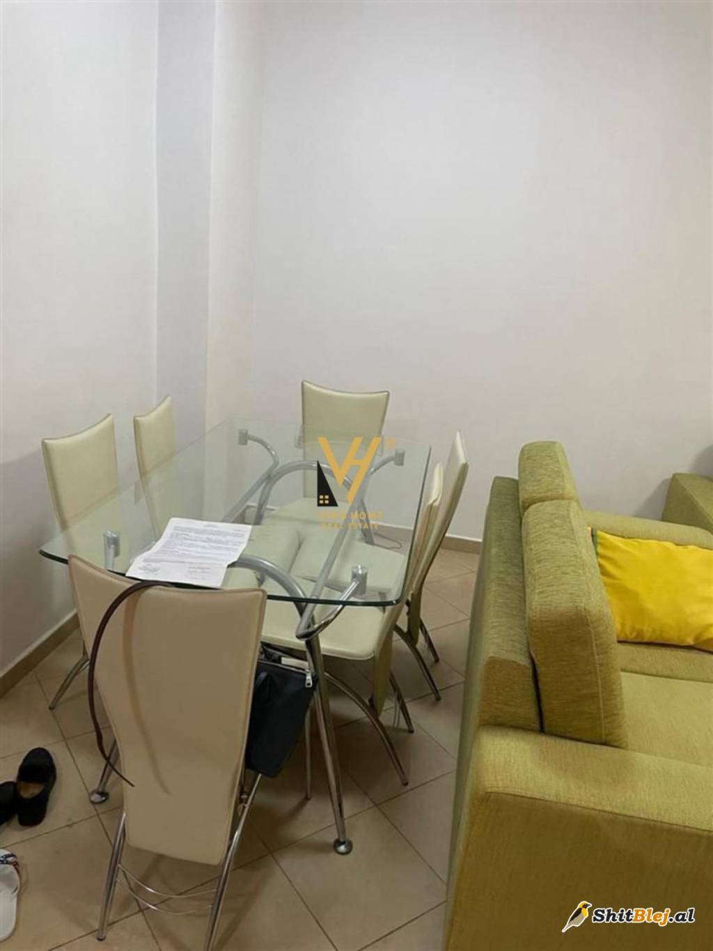 APARTAMENT TEK SHKOLLA E KUQE 600 EURO