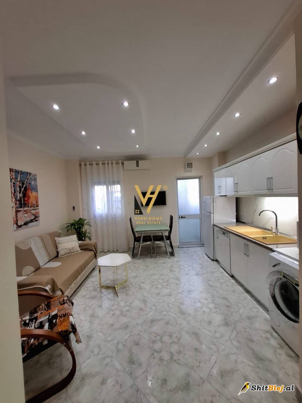  1+1 ME QERA TE KOMUNA E PARISIT 550 EUR