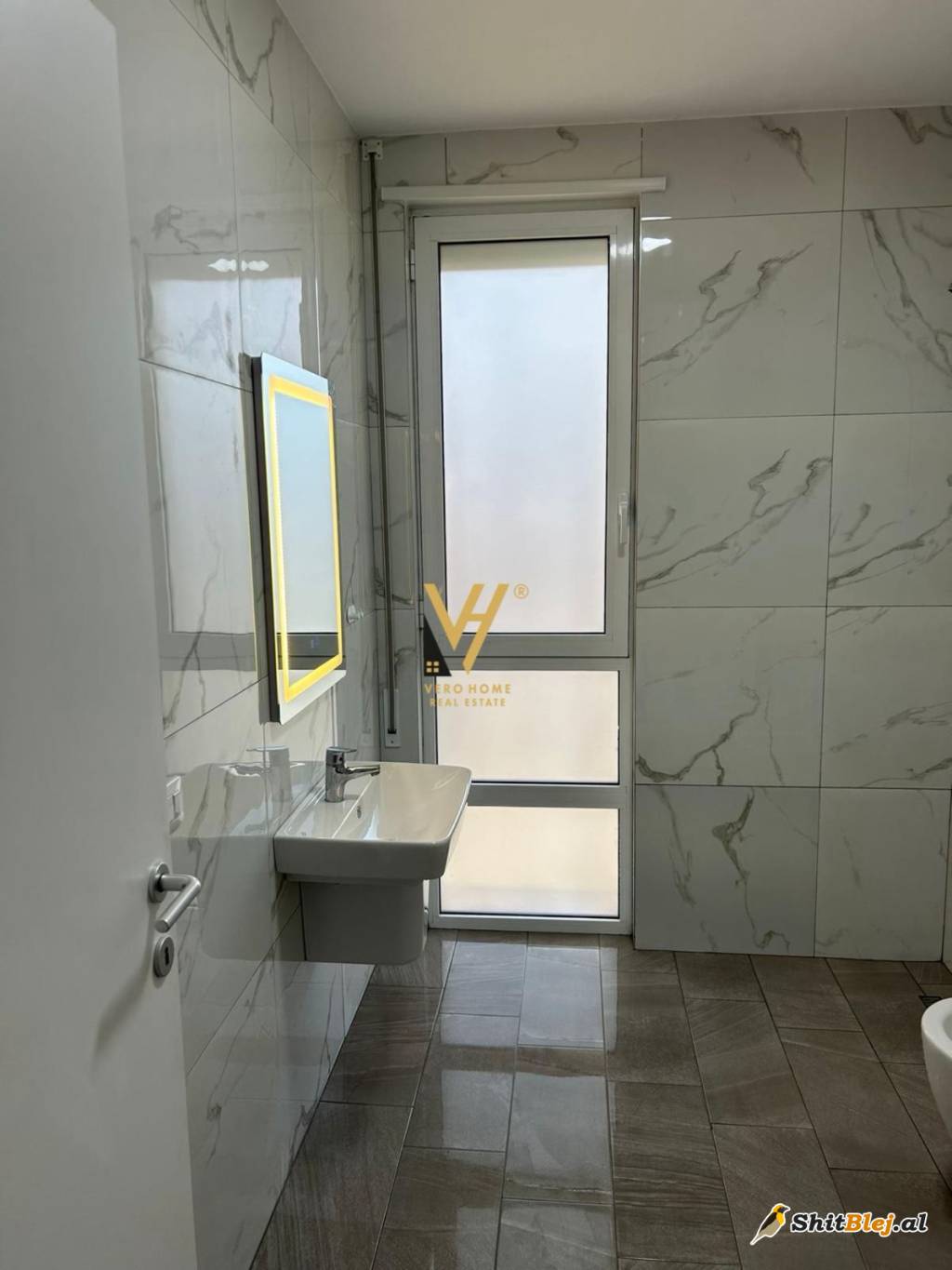  2+1 TE GJIRI I LALZIT 280.000 EURO