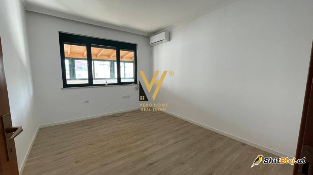 ZYRE 165 M2 ME QERA NE BLLOK 1.500 EURO