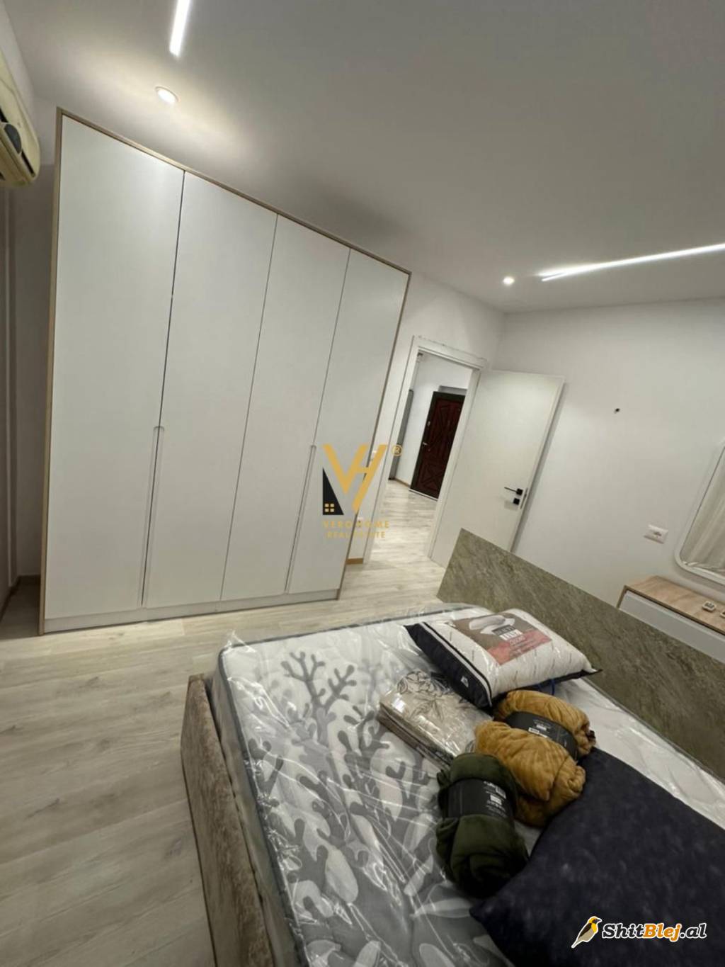  1+1 ME QERA TE ZOGU I ZI 70.000 LEKE