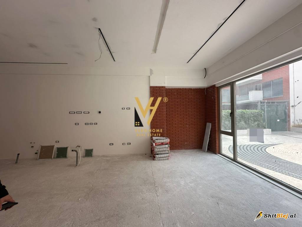 AMBIENT 70M2 ME QERA TE DELIJORGJI 1.500