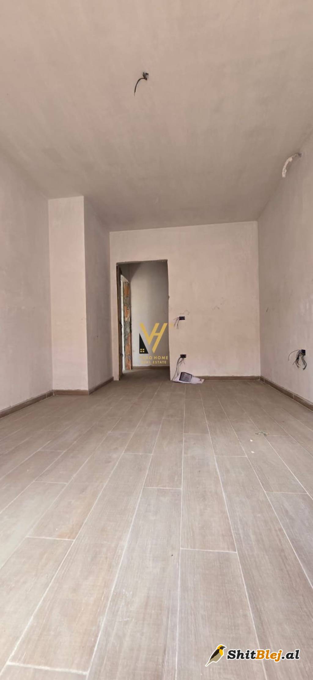 1+1 TE STACIONI I TRENIT 140.000 EURO
