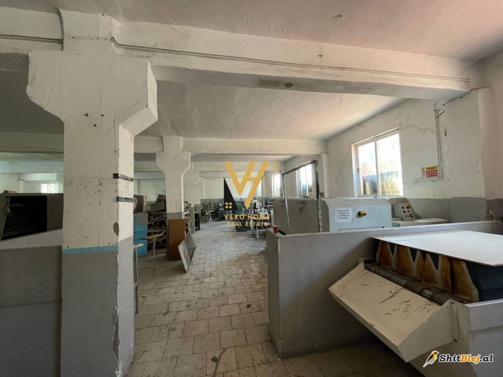 MAGAZINE 400 M2 NE ALLIAS 1.200 EURO