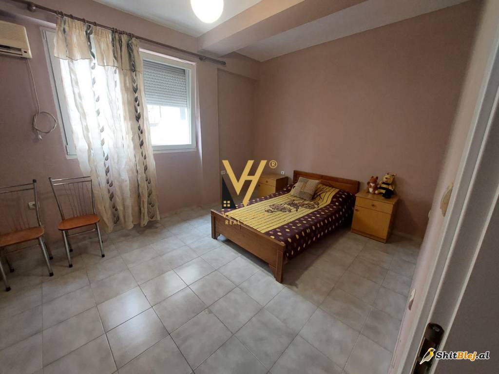VILE TE RRUGA E ELBASANIT 1.200 EURO