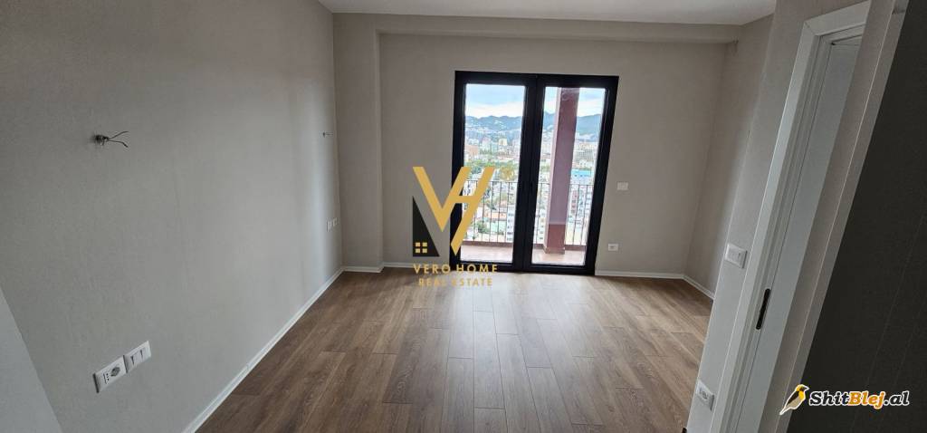 ZYRE 160 M2 GARDEN BUILDING 2.000 EURO