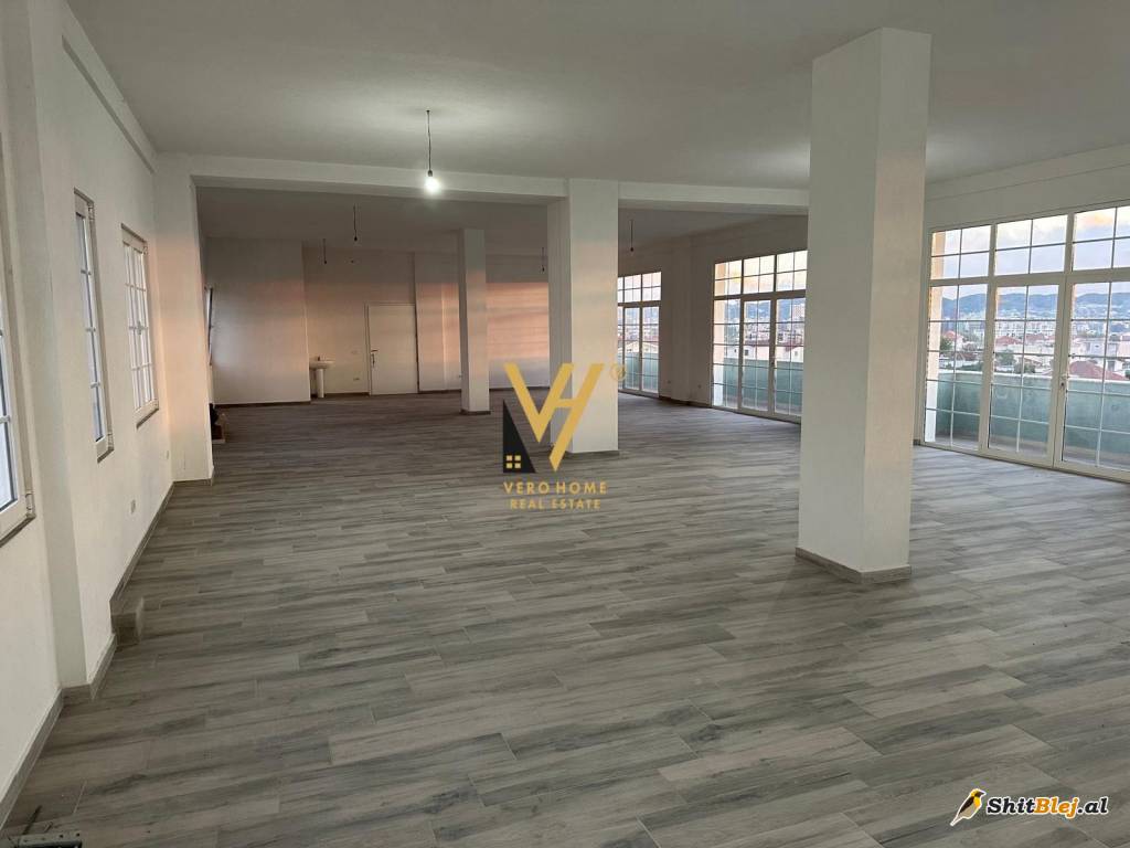 AMBIENT 250 M2 NE PASKUQAN 2.500 EURO