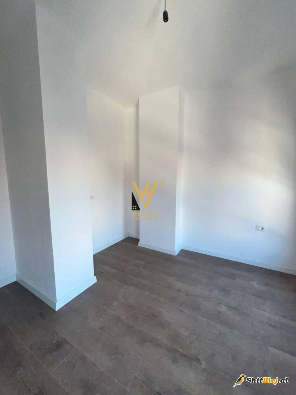 ZYRE 95 M2 TE KOMUNA E PARISIT 700 EURO
