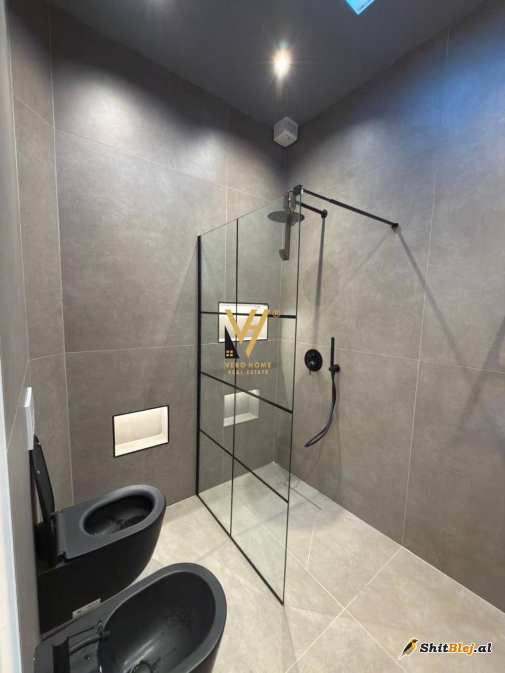  4+1+2 TE VILAT GJERMANE 1.900 EURO