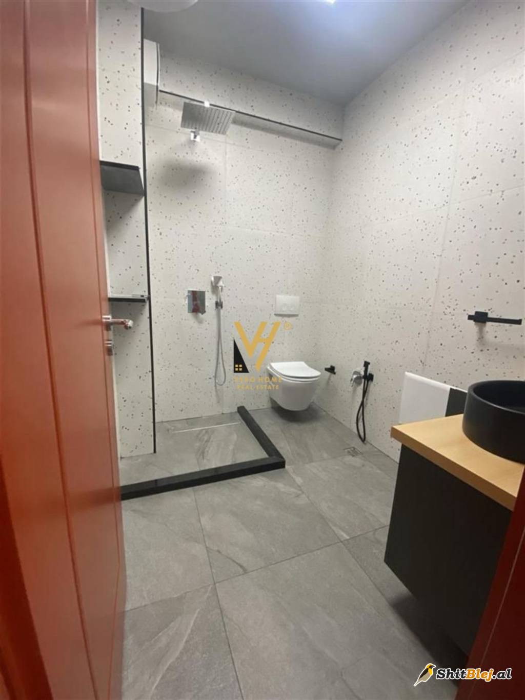 ZYRE 100 M2 TE LICEU ARTISTIK 500 EURO