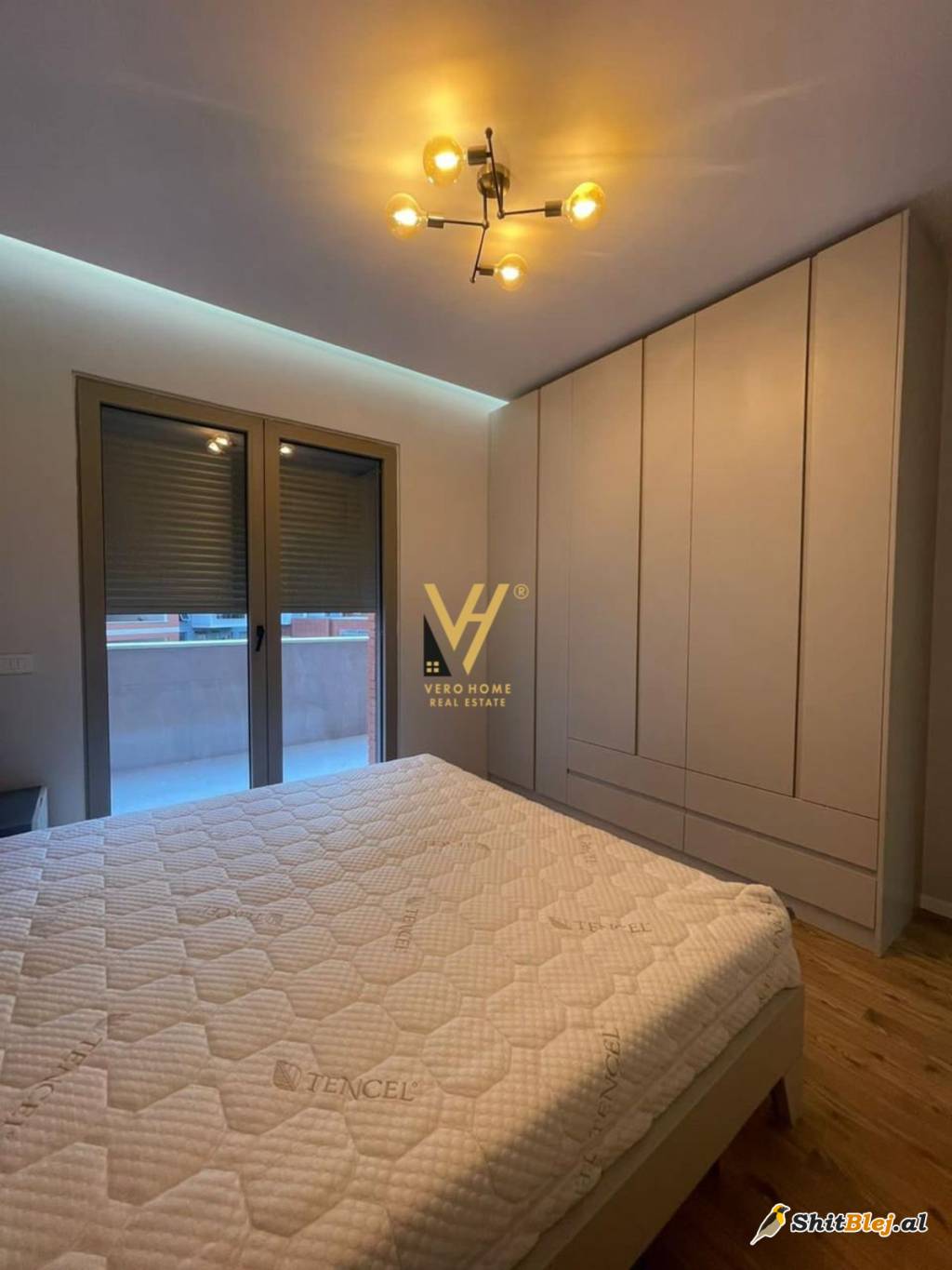 1+1 TE KOMPLEKSI DELIJORGJI 800 EURO