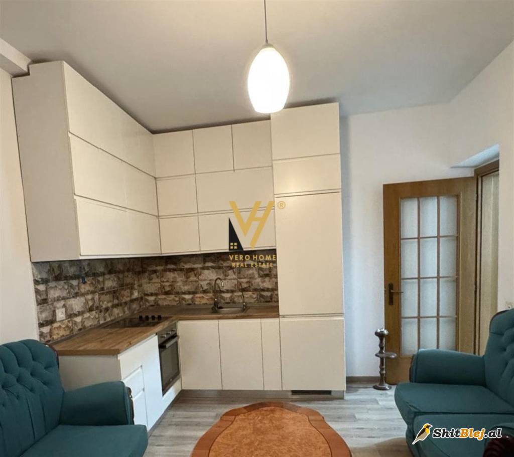 1+1 TEK AMBASADA AMERIKANE 550 EURO