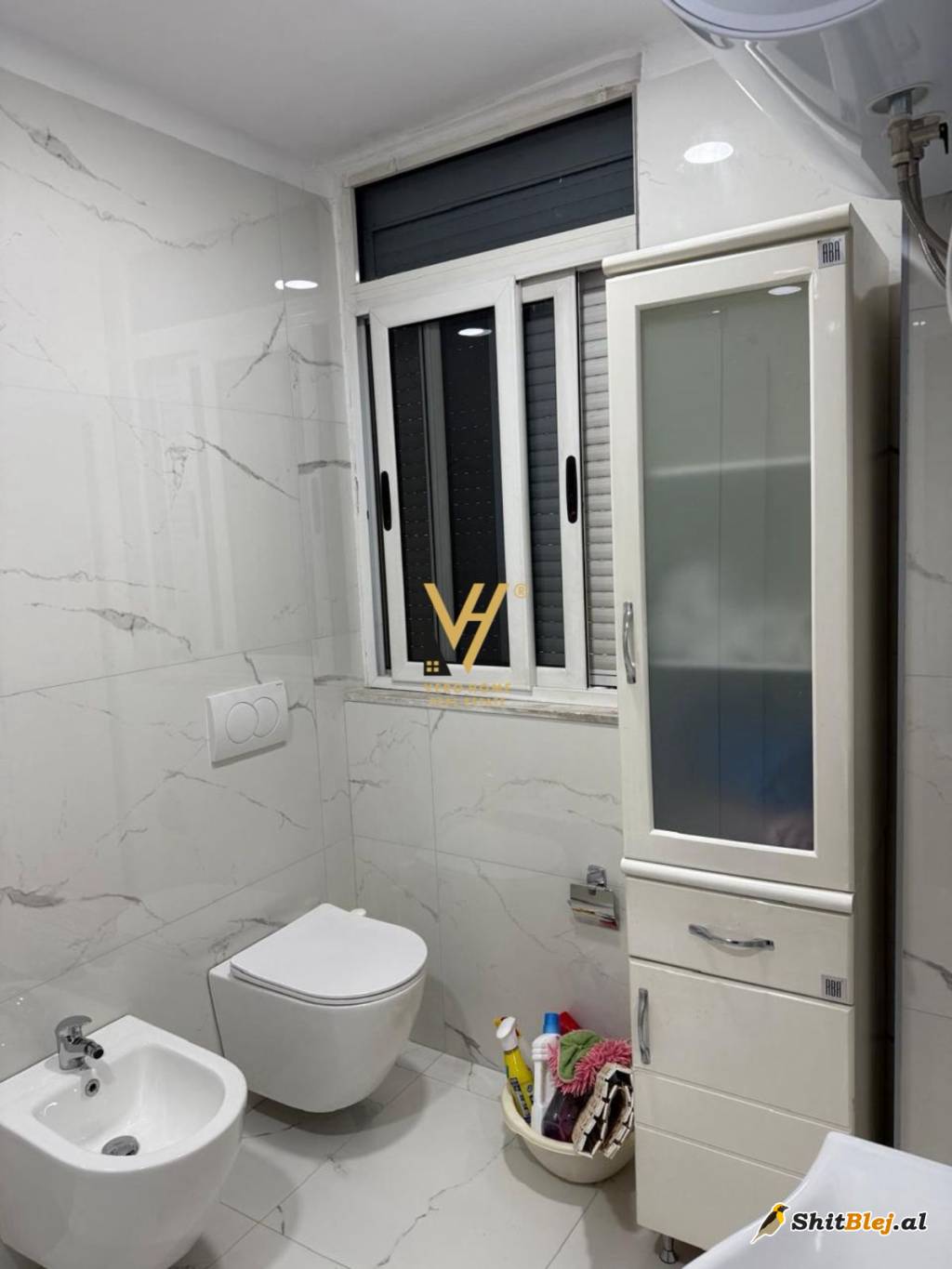 2+1+ VERANDE ME QERA NE QENDER 1.000 EUR