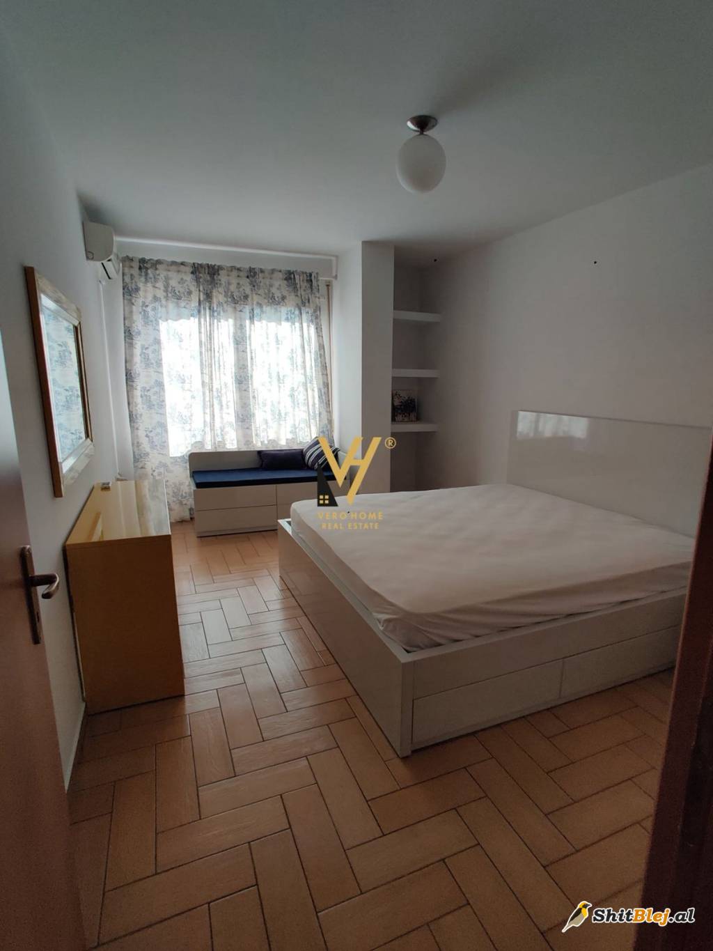  2+1+2+BLK NE MYSLYM SHYR 1.000 EUR
