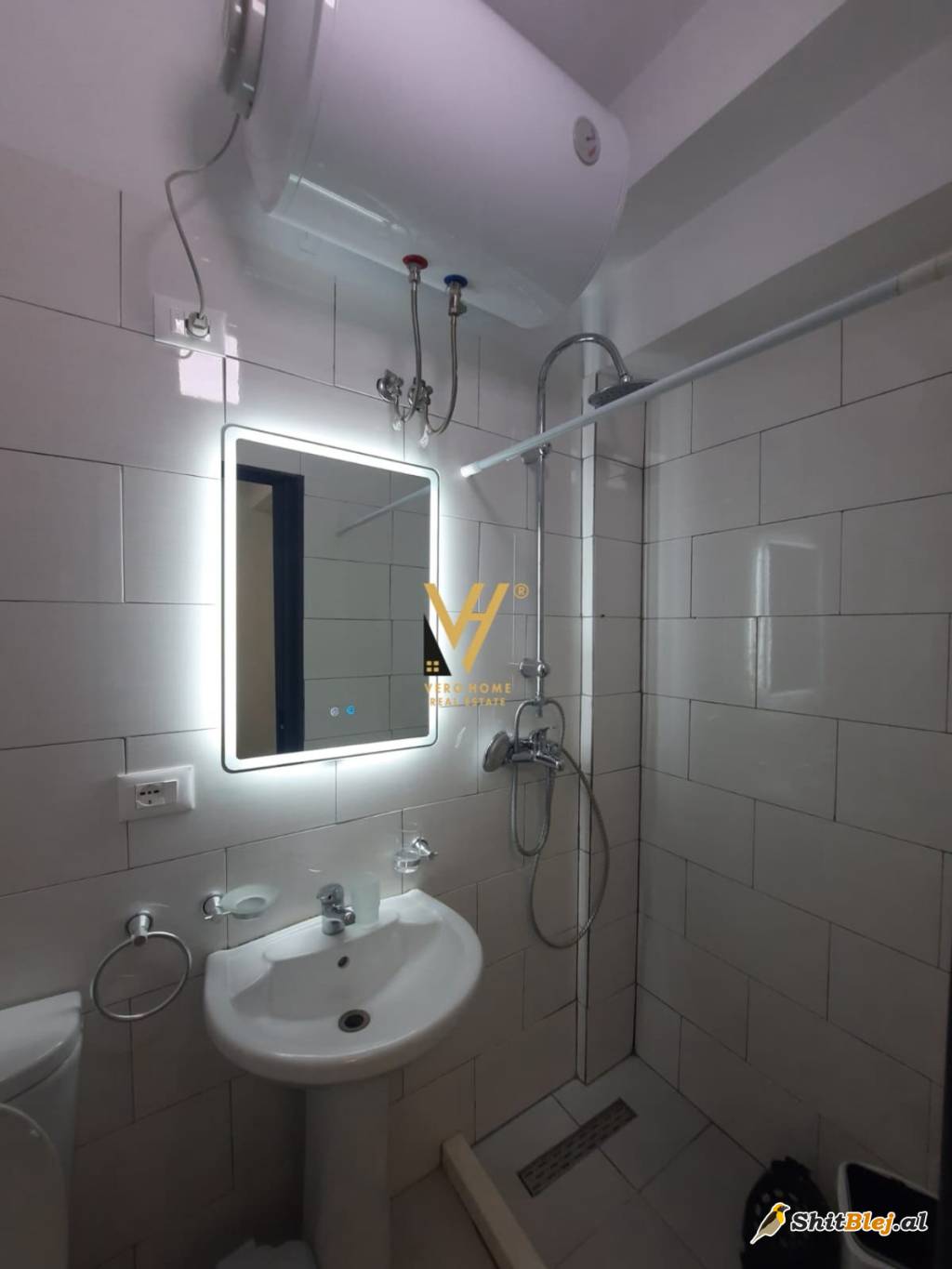 DUPLEX 2+1+2 ME QIRA NE QENDER 800 EURO