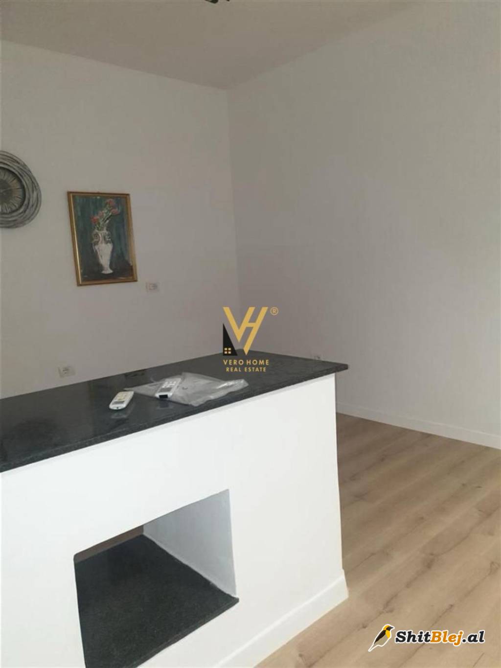 ZYRE 76 M2 ME QERA NE BLLOK 900 EURO