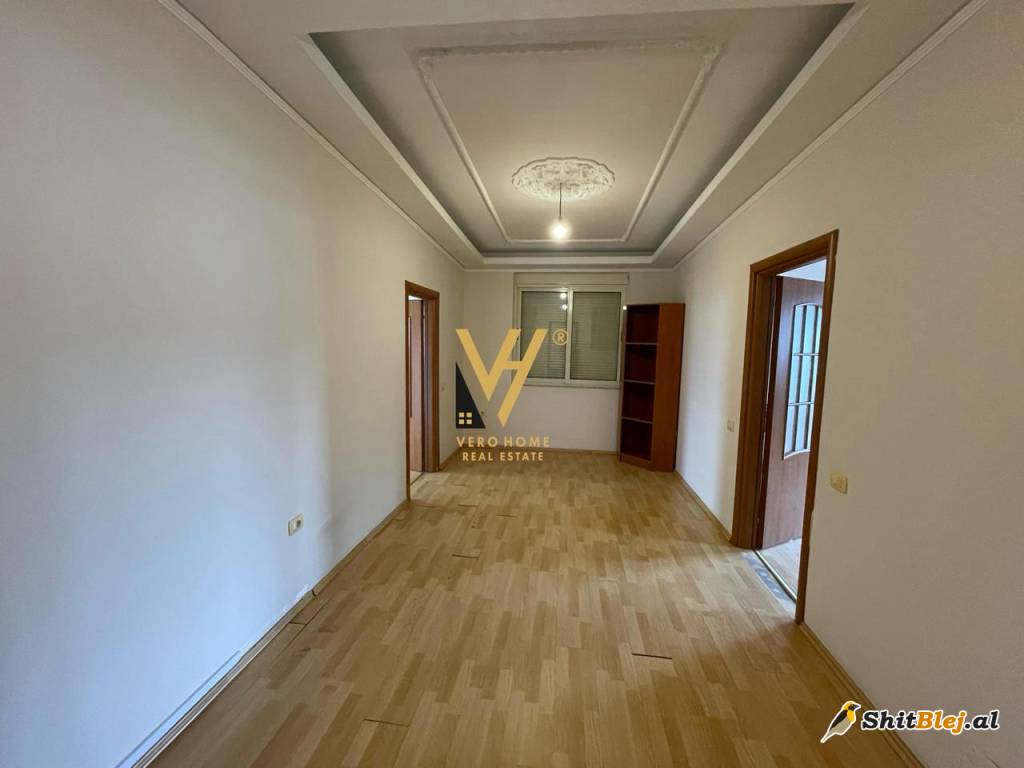 ZYRE 300 M2 TE KOMUNA E PARISIT 2500 EUR