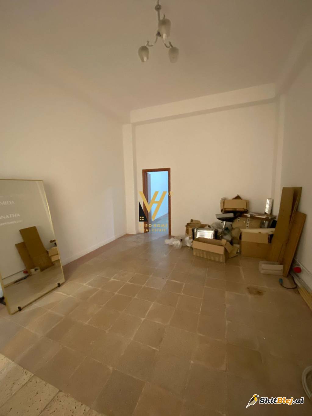 ZYRE TE RRUGA BARRIKADAVE 1.200 EURO