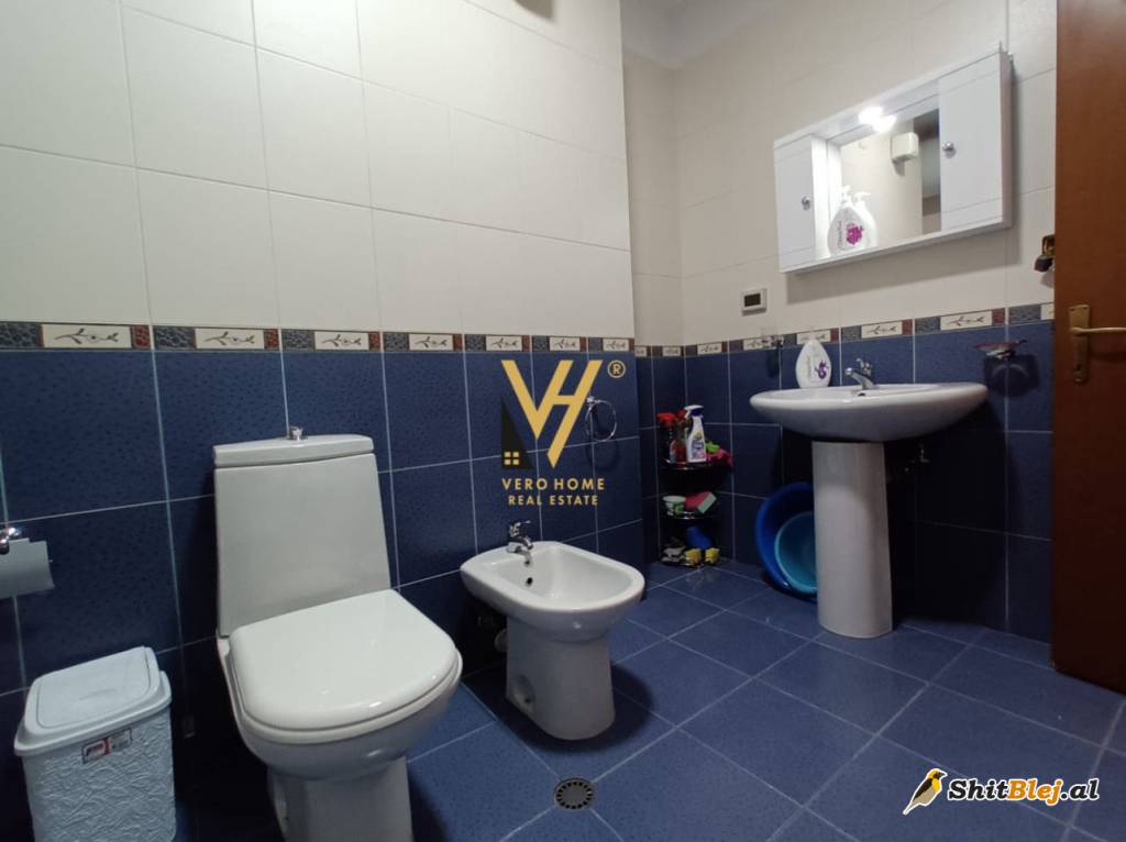 2+1+2 TE KOMUNA E PARISIT 250.000 EURO