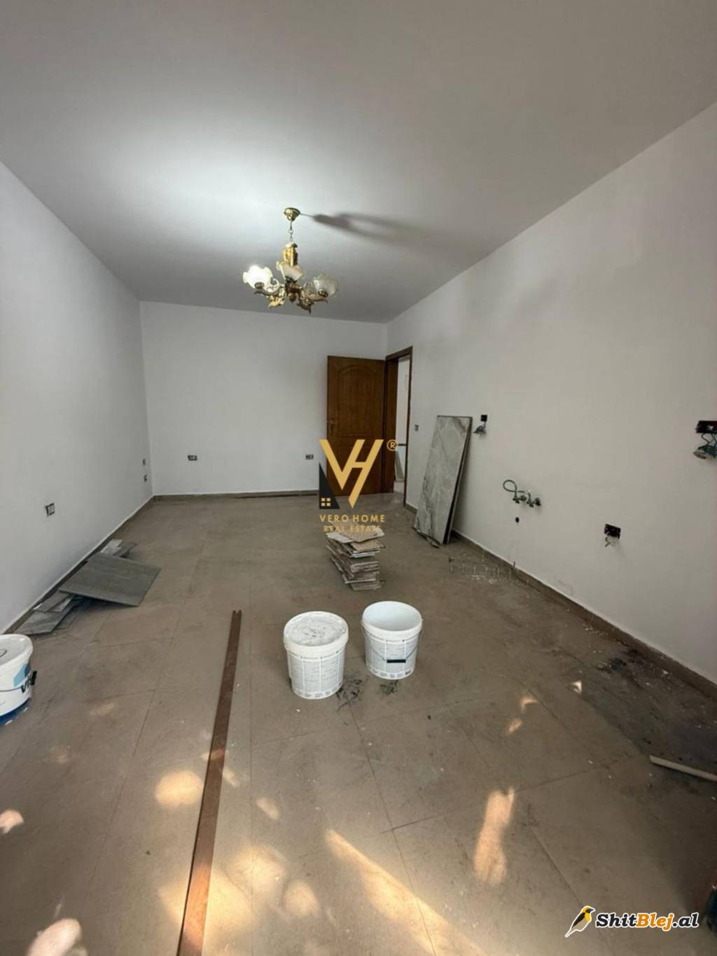 AMBIENT 70 M2 NE VASIL SHANTO 50.000 LEK