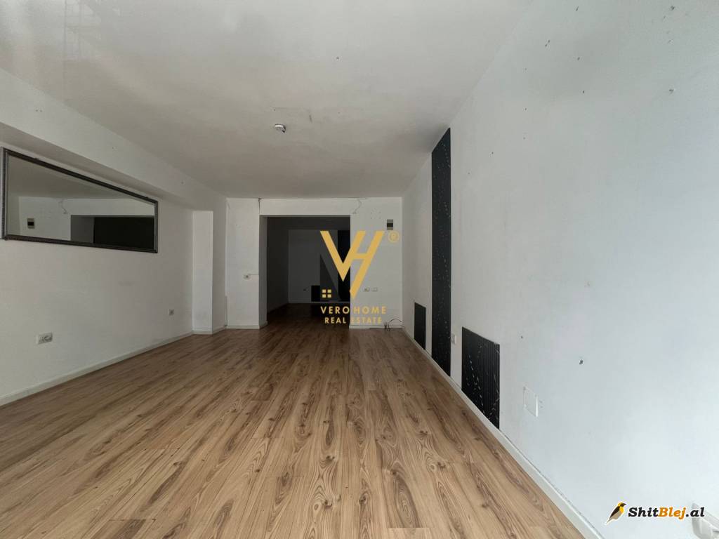 BIZNESI 50 M2 TE STADIUMI DINAMO 700 EUR
