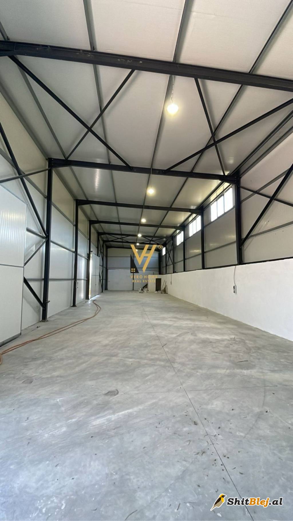 KAPANON 350M2 ME QERA NE ARAPAJ 900 EURO