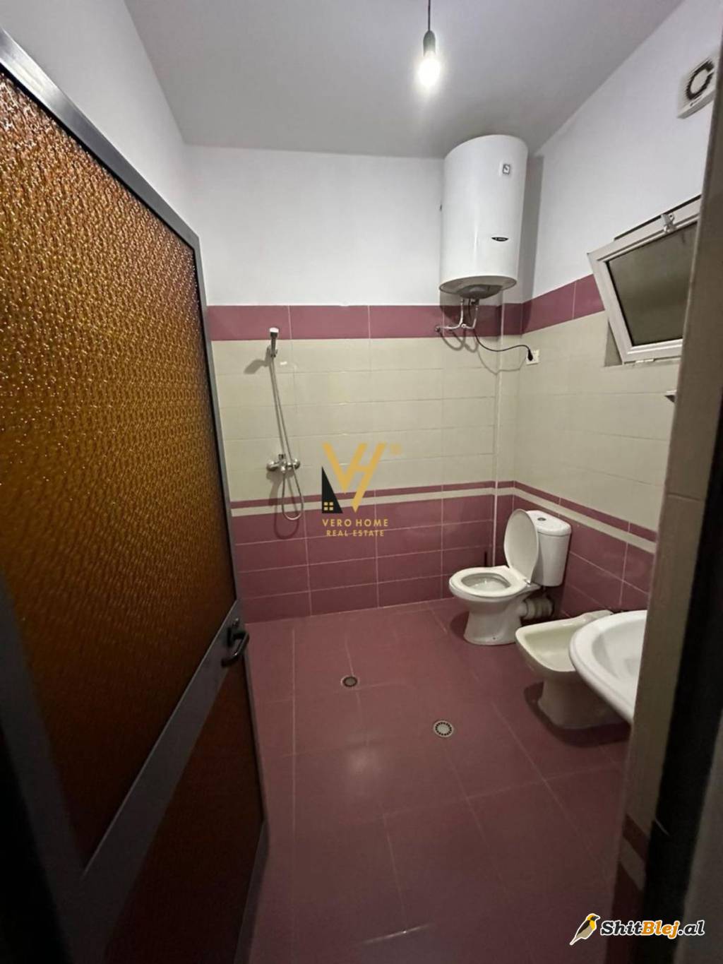 HYRJE 2+1 ME QERA NE ALLIAS 400 EURO