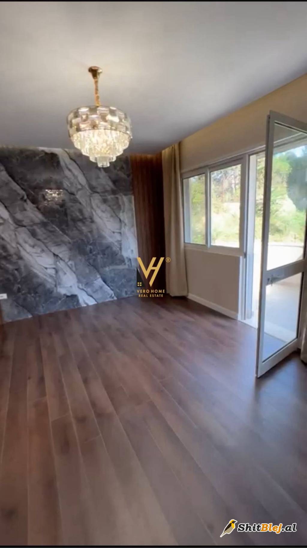 2+1+2 ME QERA TE KOPSHTI BOTANIK 600 EUR