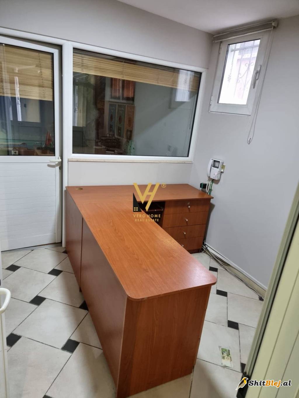 MAGAZINE 300 M2 NE SELITE 1.000 EURO