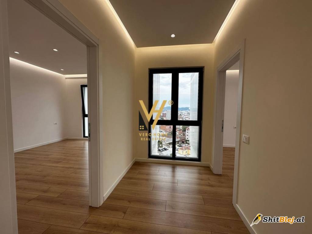 AMBIENT 105 M2 TE FARMACIA 10 750 EURO