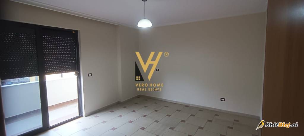 ZYRE 132M2 ME QERA NE QENDER 1.100 EURO