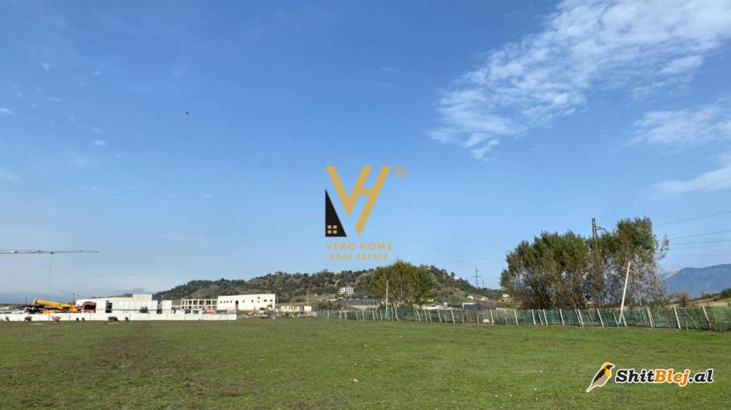 TOKE ARE 10.700M2 YZBERISHT 660.000 EURO