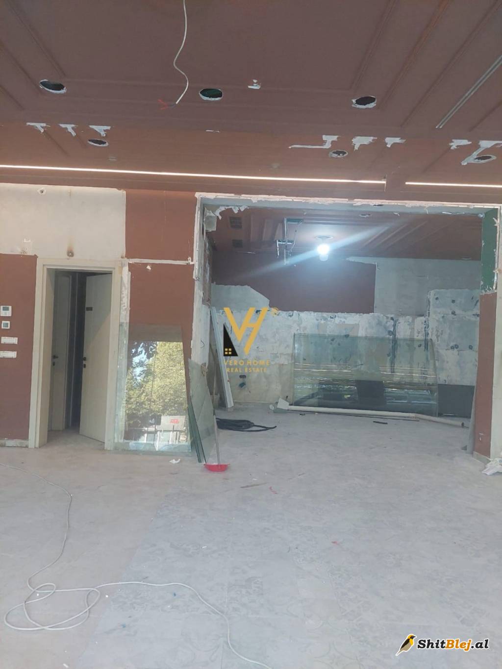 DYQAN TE PALLATI ME SHIGJETA 1.700 EURO