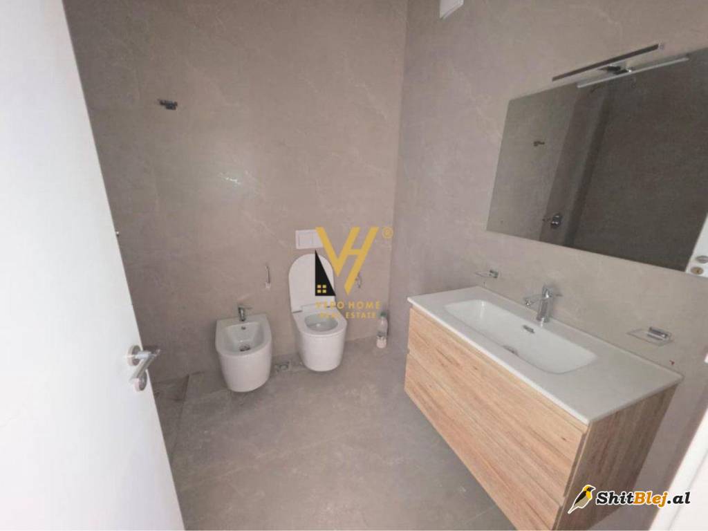  2+1+2 TE KOMUNA E PARISIT 1.100 EURO
