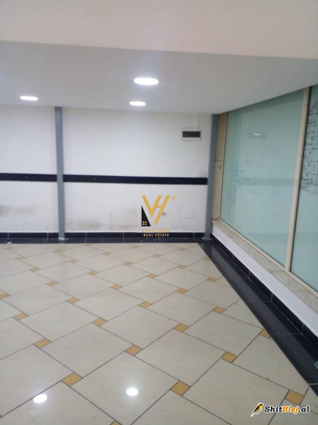 AMBIENT TE RR. BARRIKADAVE 60.000 LEKE