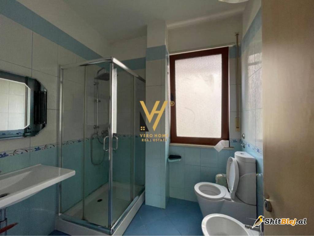 VILE  ME QIRA TE KODRA PRIFTIT 1.300 EUR