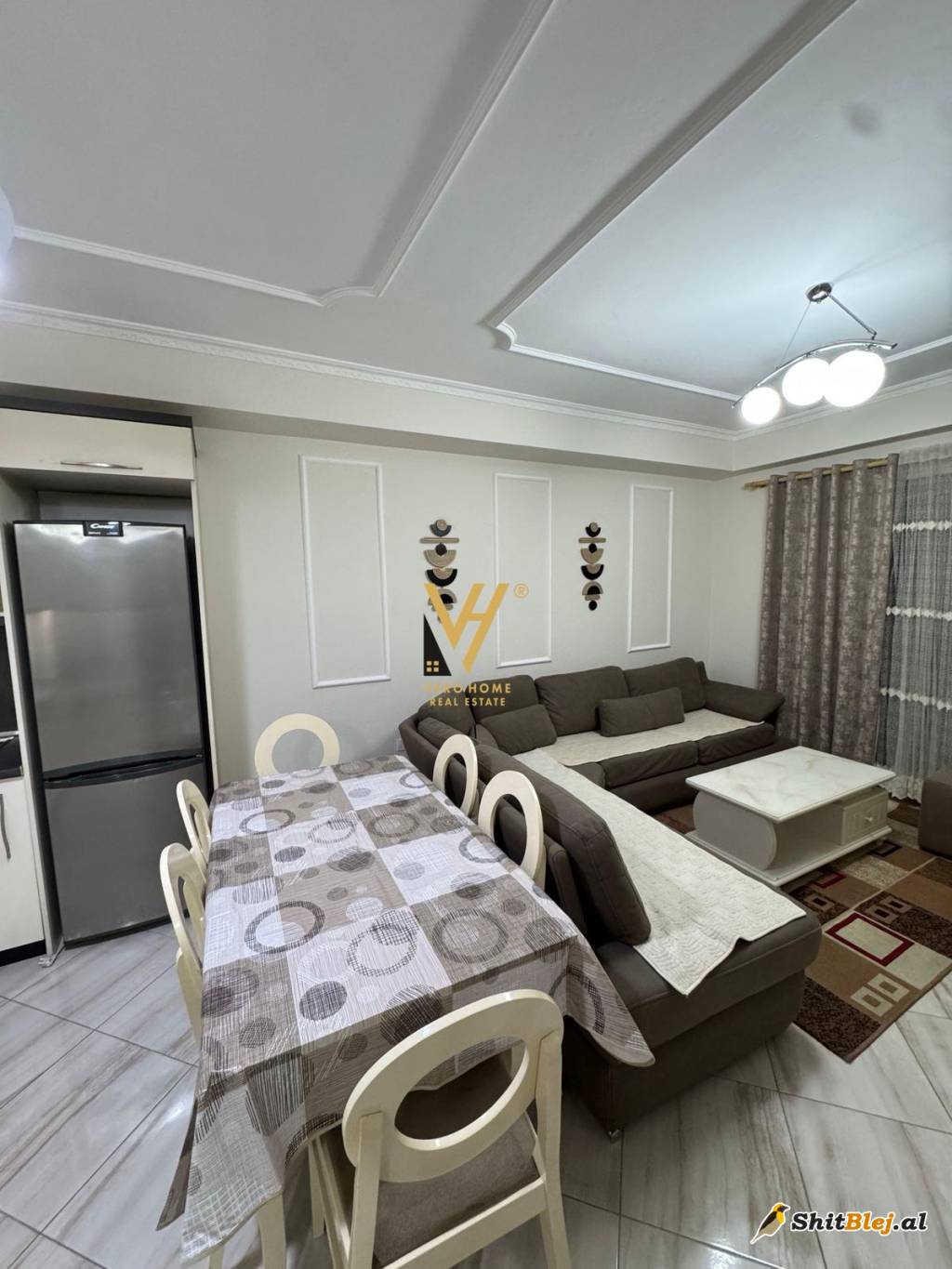 1+1+BLK TE KOMUNA E PARISIT 600 EURO